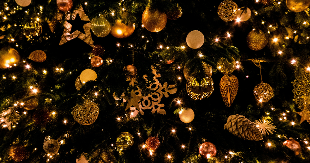 Christmas decorations nick fewings Uz9w7XZnEkA unsplash banner 1000
