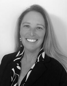 Leanne Smith bw e1681290790122